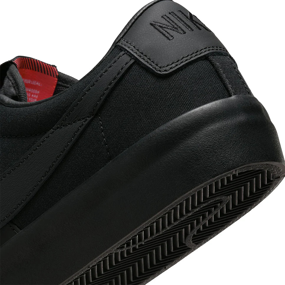 Nike SB Blazer Low Pro GT ISO - Triple Black