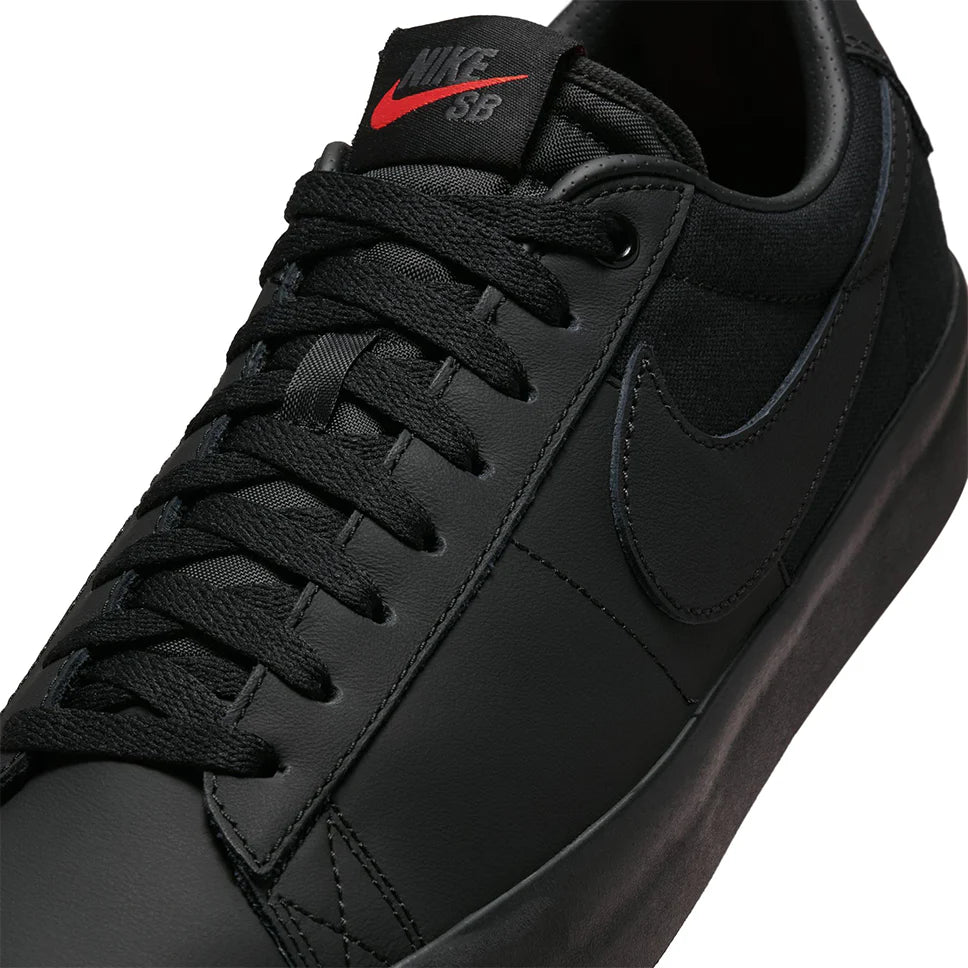 Nike SB Blazer Low Pro GT ISO - Triple Black