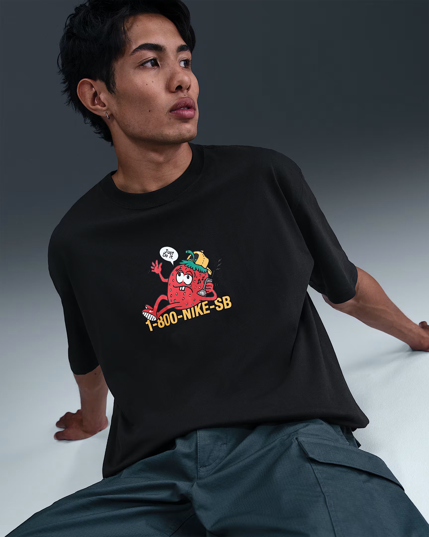 Nike SB Max90 Skate T-Shirt - Strawberry  Flip Phone